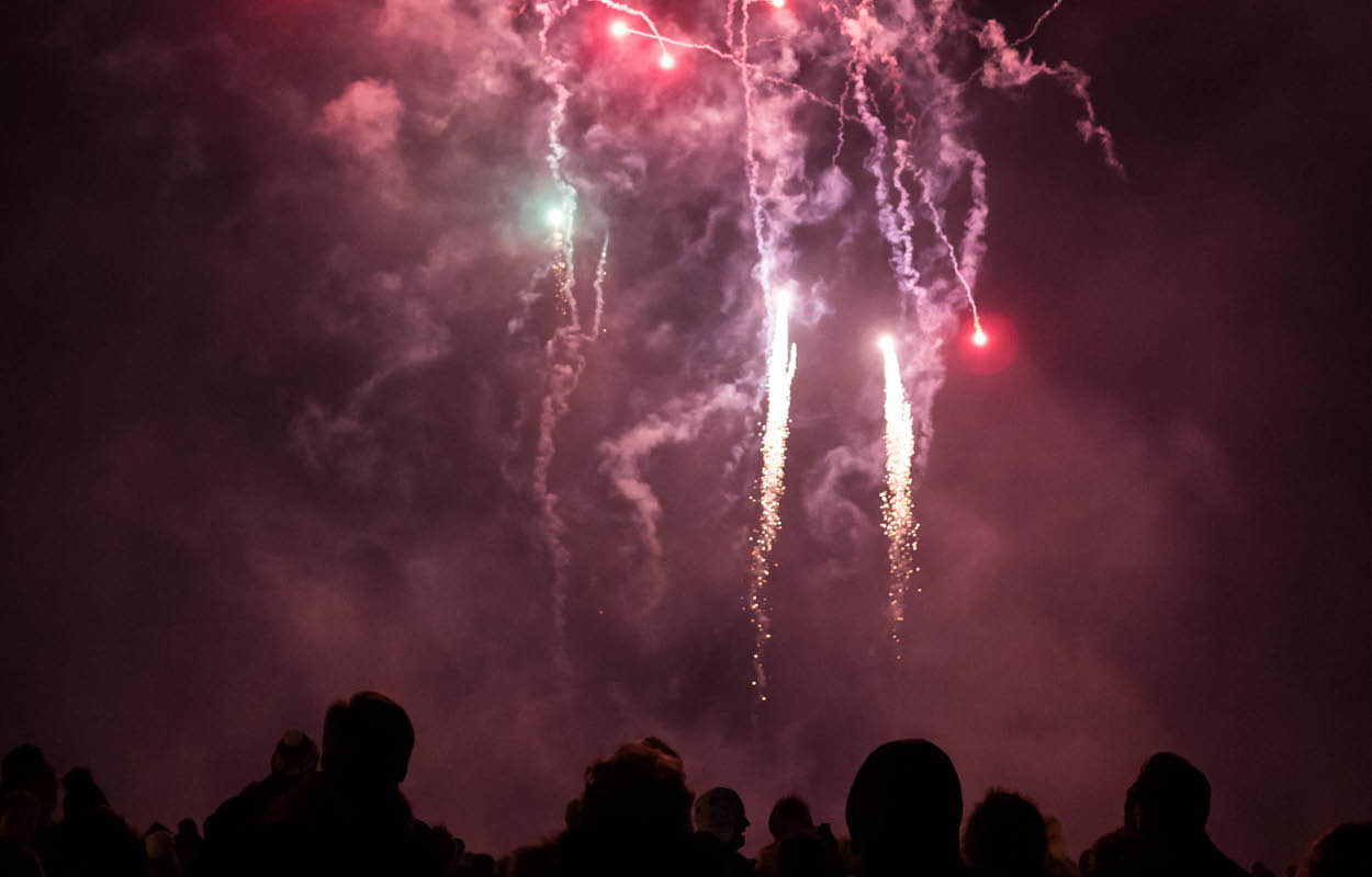 fireworks, fireworks night, surrey, fireworks surrey, fireworks Guildford, fireworks farnham, fireworks procession, fireworks winsor, fireworks ascot, fireworks esher, guy fawkes night november 5, november 6, November 2021, whats on, giuide to whats on, guide to surrey, guide to, guide to fireworks night, guide to fireworks in surrey this year, fireworks night in surrey, whizz, pop, bang