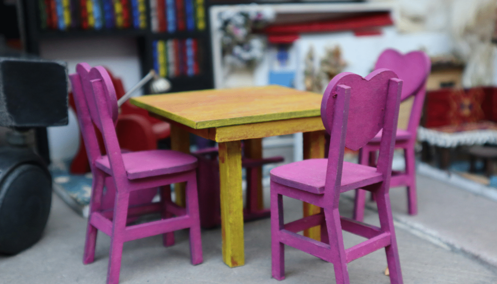 small dining room, small dining room ideas, dining room, house and garden, home and garden, property, home and property, home and living, property and lifestyle, homeowner, property owner, property maintenance tips, cleaning your roof, move to surrey, move to residential, move to london, move to west sussex, move to berkshire, residential advice, property advice, guildford, woking, elmbridge, twickenham, richmond, ealing, acton, guide to surrey, move to surrey, move to publications, move to residential publications, surrey, south west london, south downs, berkshire, ascot, sunninghill, DIY, home hacks, home improvements, renovate, home renovation, visit surrey,