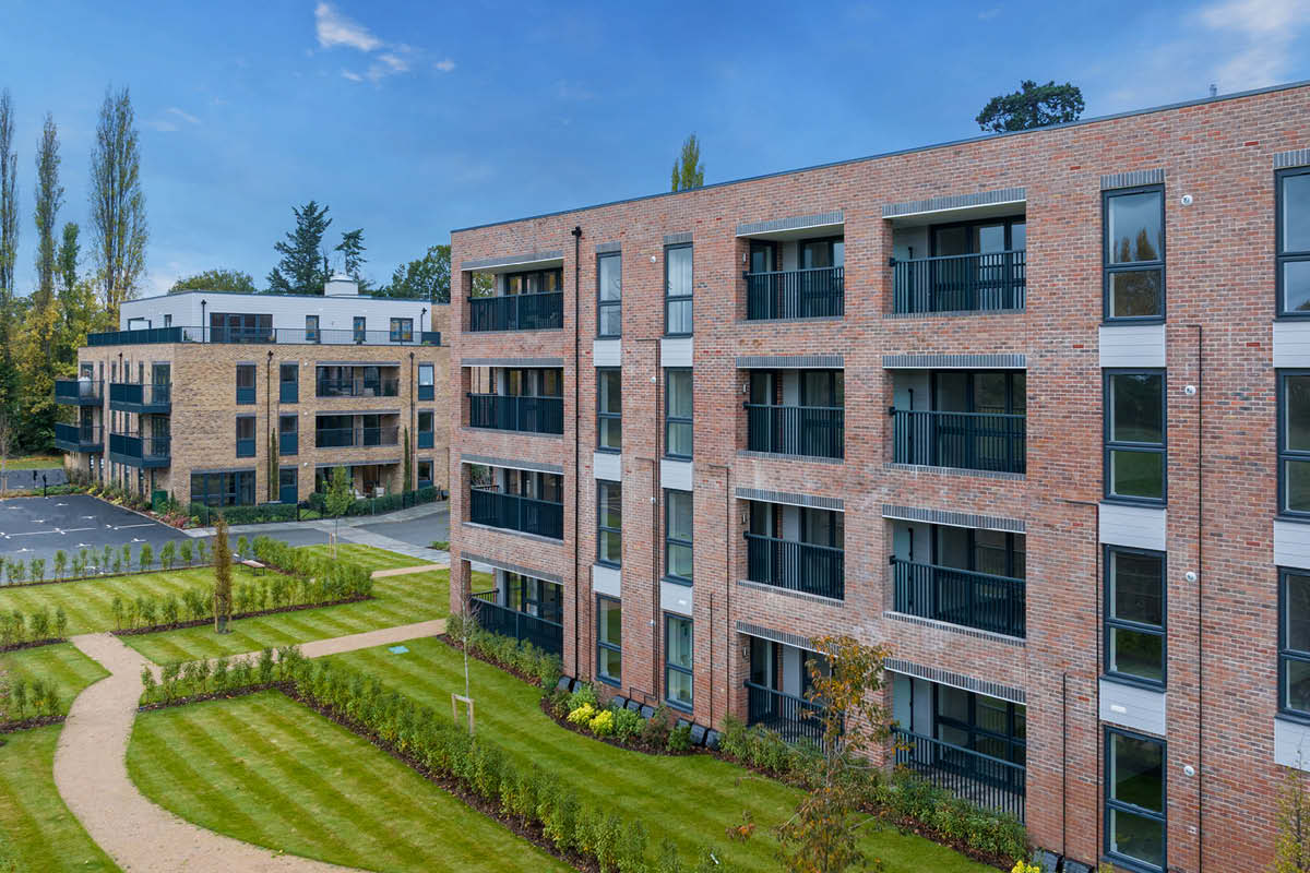 Oaklands park Esher, Paddock grove, Effingham, Surrey, Property for Sale, New Homes Round Up, New Homes for Sale in Surrey, New property for sale in surrey, move to surrey, 