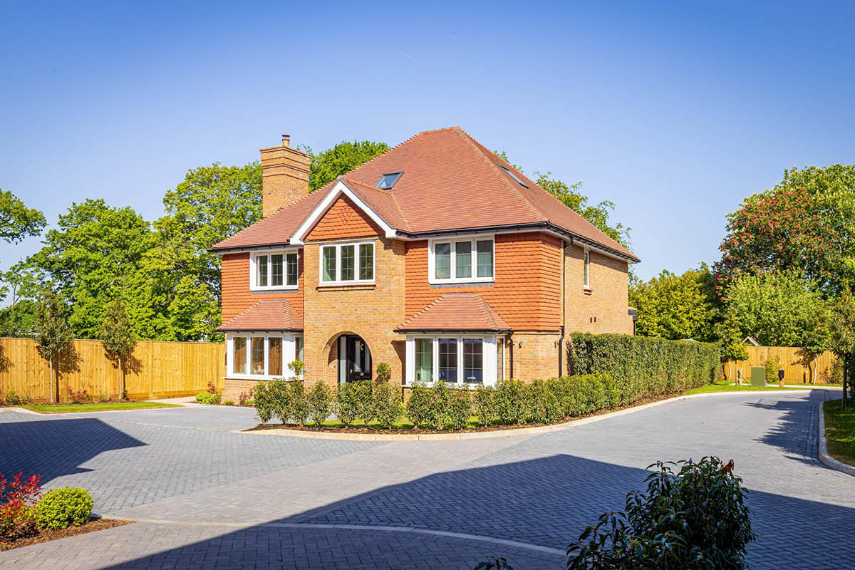 Horseshoe Crescent, Merrow, Guildford, Surrey, Property for Sale, New Homes Round Up, New Homes for Sale in Surrey, New property for sale in surrey, move to surrey, 