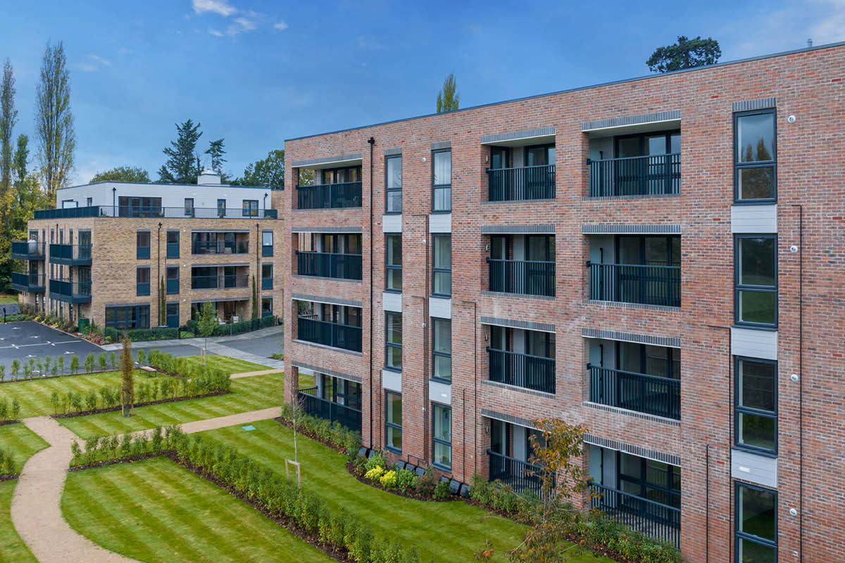 Oaklands park Esher, Paddock grove, Effingham, Surrey, Property for Sale, New Homes Round Up, New Homes for Sale in Surrey, New property for sale in surrey, move to surrey,