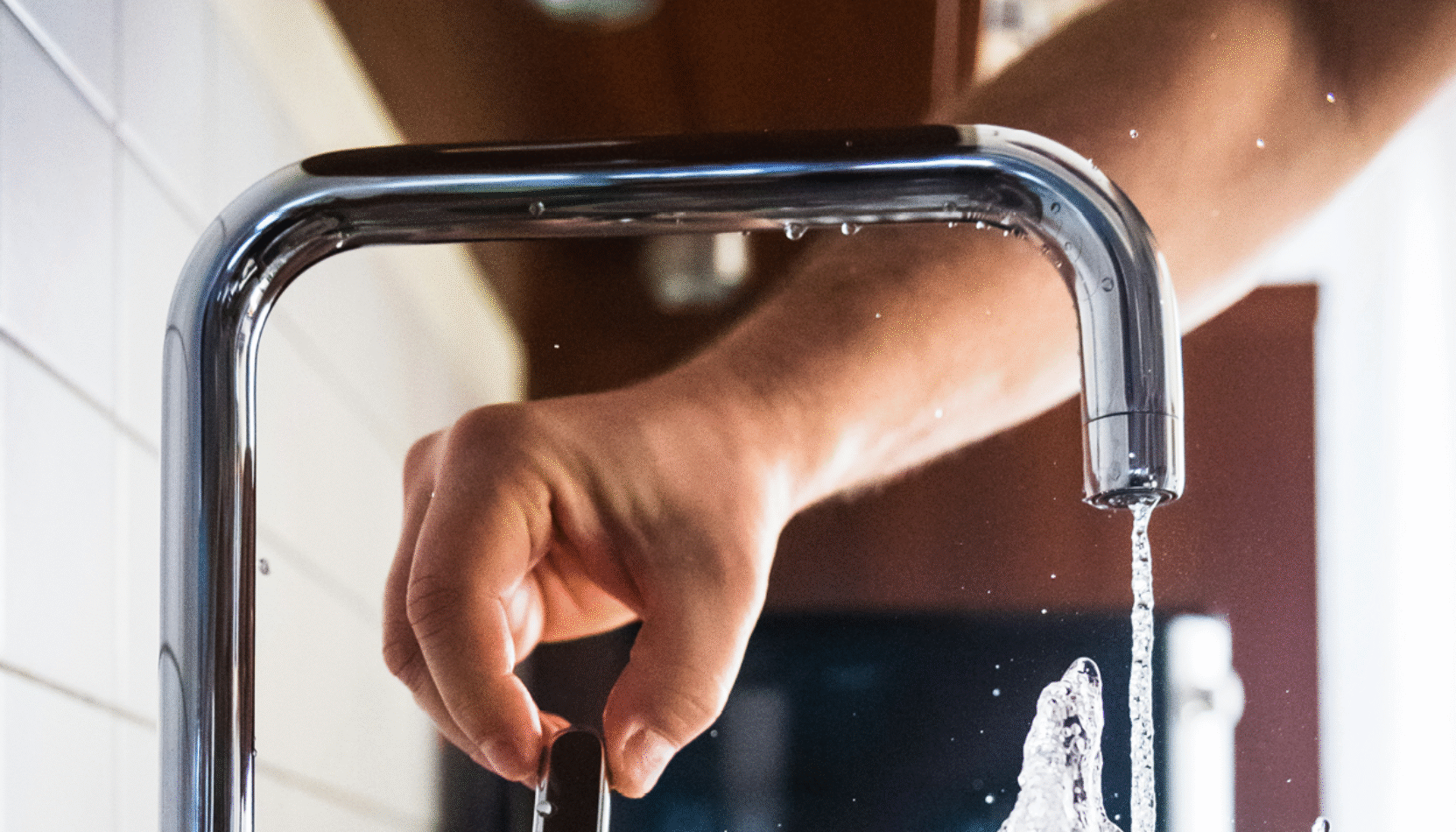 Top 10 home repairs to do, home repairs, winter, house and garden, home and garden, property, home and property, home and living, property and lifestyle, homeowner, property owner, property maintenance tips, cleaning your roof, move to surrey, move to residential, move to london, move to west sussex, move to berkshire, residential advice, property advice, guildford, woking, elmbridge, twickenham, richmond, ealing, acton, guide to surrey, move to surrey, move to publications, move to residential publications, surrey, south west london, south downs, berkshire, ascot, sunninghill, DIY, home hacks, home improvements, renovate, home renovation, visit surrey,