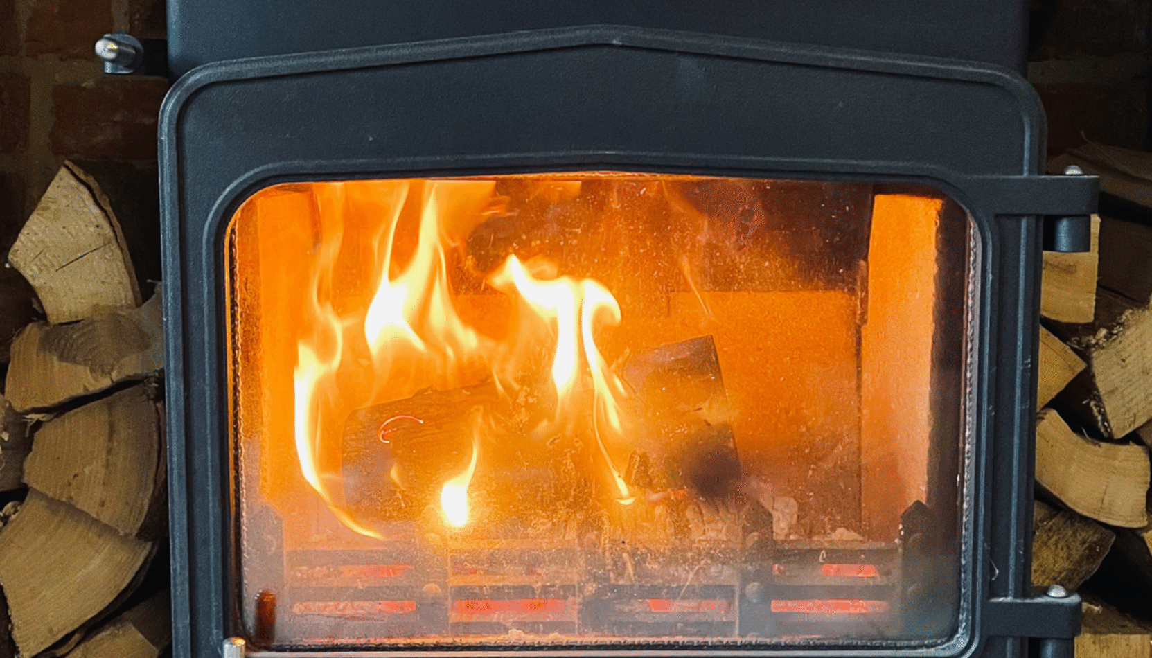 log burner vs gas fire, log burner, gas fire, house and garden, home and garden, property, home and property, home and living, property and lifestyle, homeowner, property owner, property maintenance tips, cleaning your roof, move to surrey, move to residential, move to london, move to west sussex, move to berkshire, residential advice, property advice, guildford, woking, elmbridge, twickenham, richmond, ealing, acton, guide to surrey, move to surrey, move to publications, move to residential publications, surrey, south west london, south downs, berkshire, ascot, sunninghill, DIY, home hacks, home improvements, renovate, home renovation, visit surrey,