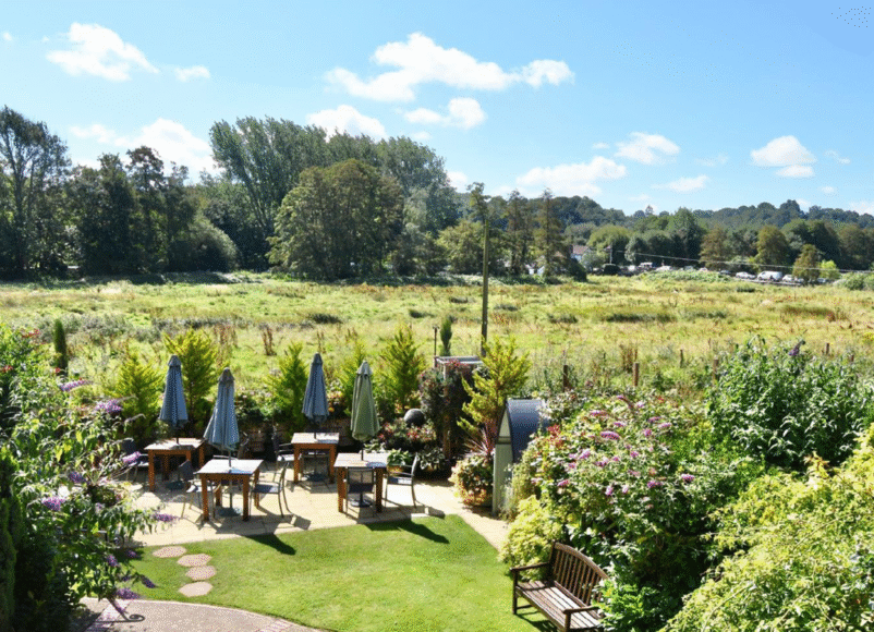 communal gardens, retirement living, emery and orchard, godalming, surrey, estate agents, move house, move to godalming, move to farncombe, move to surrey,