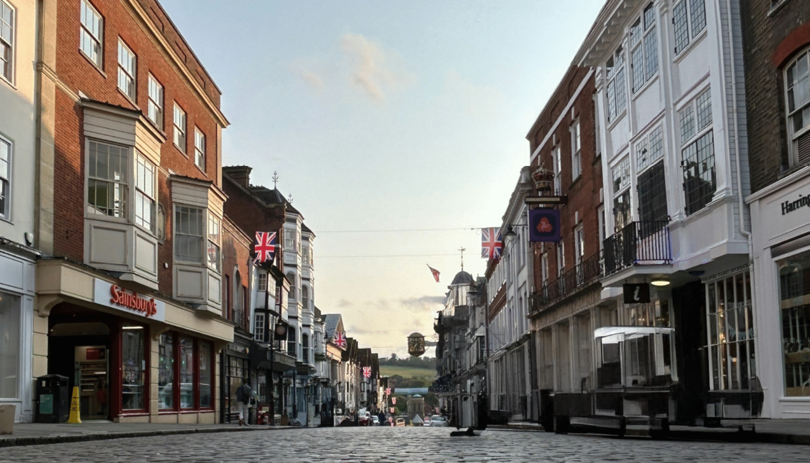 Guildford High Street, Guildford, town, Surrey, UK, move to guildford, why you should move to guildford, why should I kove to guildford, food and drink, house and garden, property, estate agents, education schools and education in guildford, travel and transport in guildford, health and fitness in guildford, family guildford, shopping in guildford, useful information about guildford,