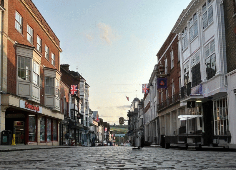 Guildford High Street, Guildford, town, Surrey, UK, move to guildford, why you should move to guildford, why should I kove to guildford, food and drink, house and garden, property, estate agents, education schools and education in guildford, travel and transport in guildford, health and fitness in guildford, family guildford, shopping in guildford, useful information about guildford,