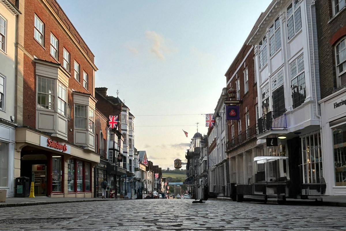 Guildford High Street, Guildford, town, Surrey, UK, move to guildford, why you should move to guildford, why should I kove to guildford, food and drink, house and garden, property, estate agents, education schools and education in guildford, travel and transport in guildford, health and fitness in guildford, family guildford, shopping in guildford, useful information about guildford,