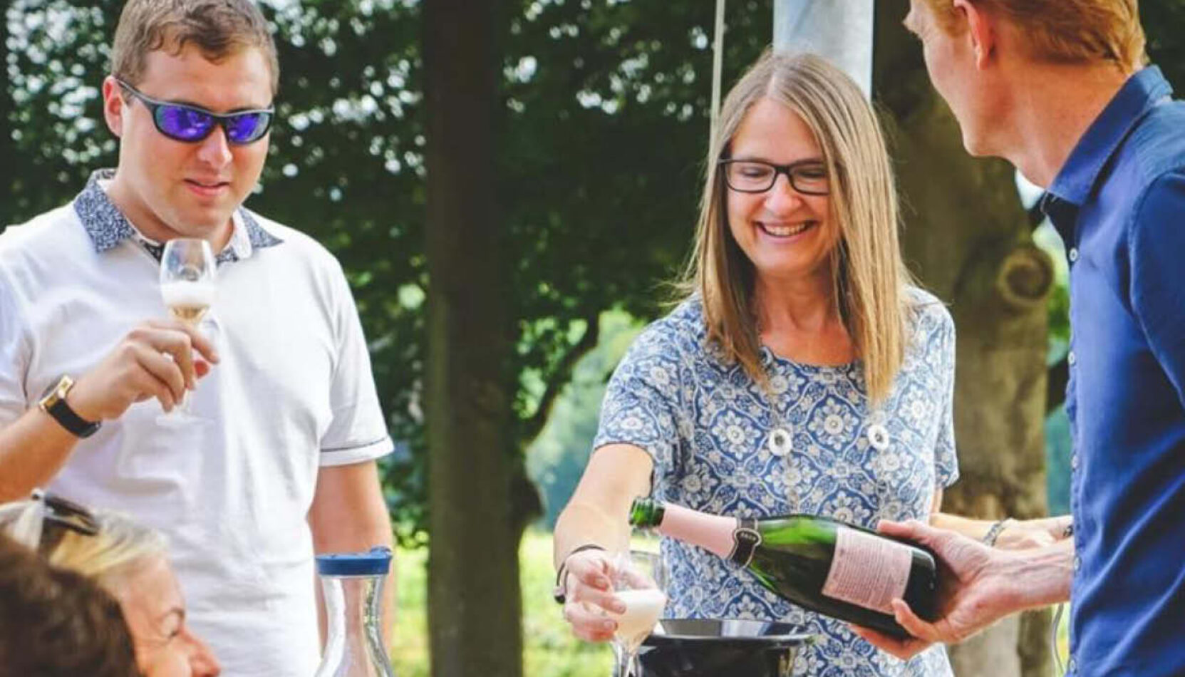 Surrey Hills Wine Week, Surrey Hills Wineyards, May 2026, June 2026, Albury Wine Festival, Guide To Surrey, Albury, Silent Pool, Shere, Guide to Guildford, Guide to Whats On, Whats on in Surrey, food and drink in surrey, surrey wine,