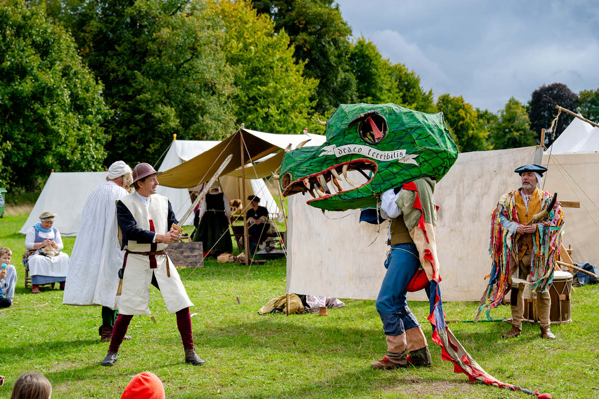 Tudors, tudor weekend, tudor reenactment, west horsley place, surrey, guide to surrey, family events, things to do with the family in surrey this summer, whats on, guide to whats on, guide to whats on in surrey,